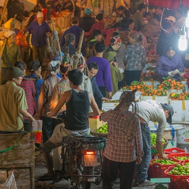 Long Bien Market