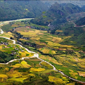 Mòng Village